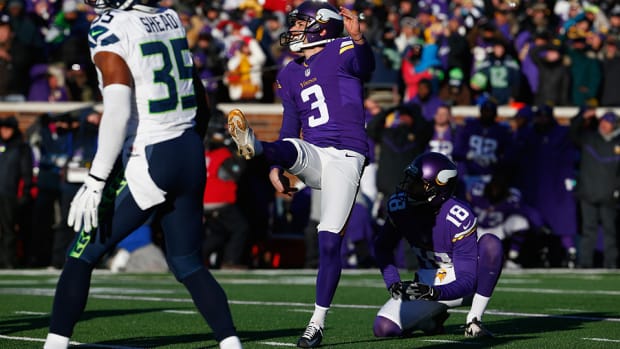 blair walsh missed kick.jpg